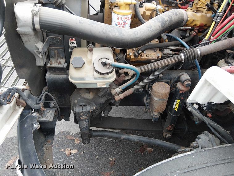 image for item FB4493 2004 Freightliner Business Class M2 box truck