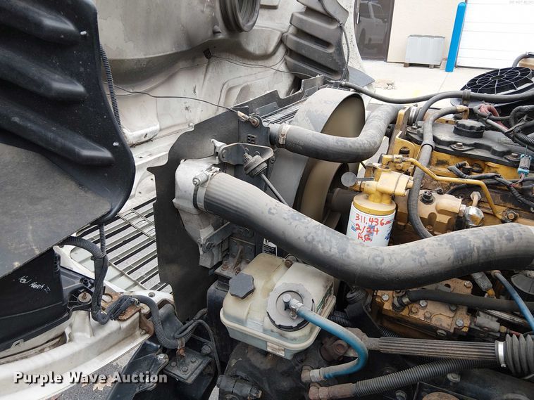 image for item FB4493 2004 Freightliner Business Class M2 box truck