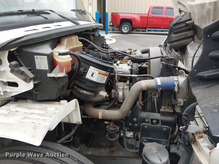 image for item FB4493 2004 Freightliner Business Class M2 box truck