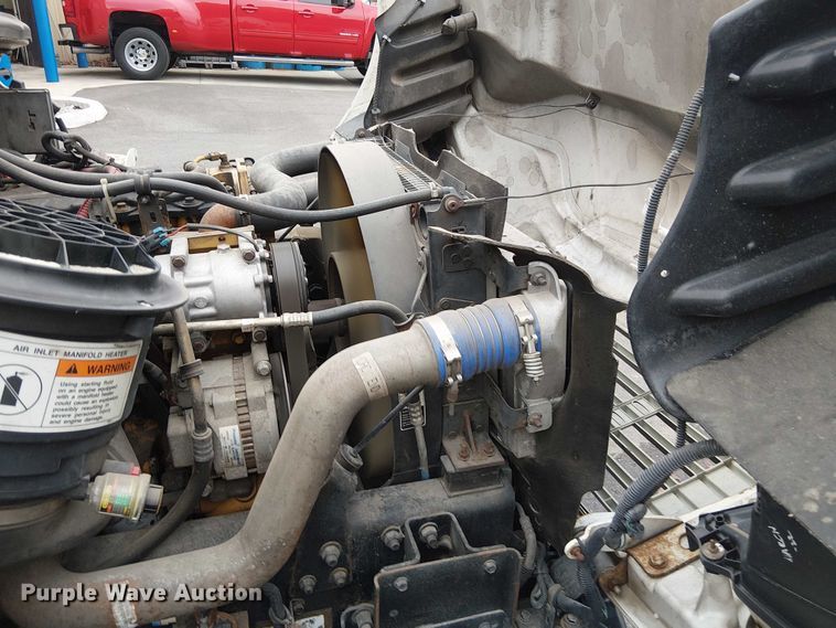 image for item FB4493 2004 Freightliner Business Class M2 box truck