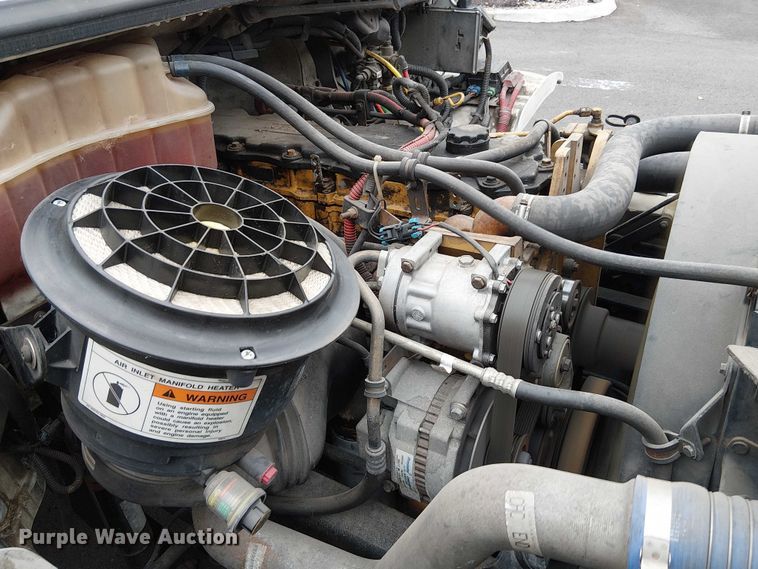 image for item FB4493 2004 Freightliner Business Class M2 box truck