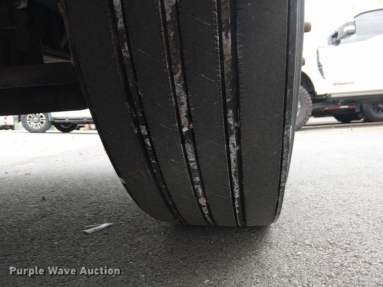 image for item FB4493 2004 Freightliner Business Class M2 box truck