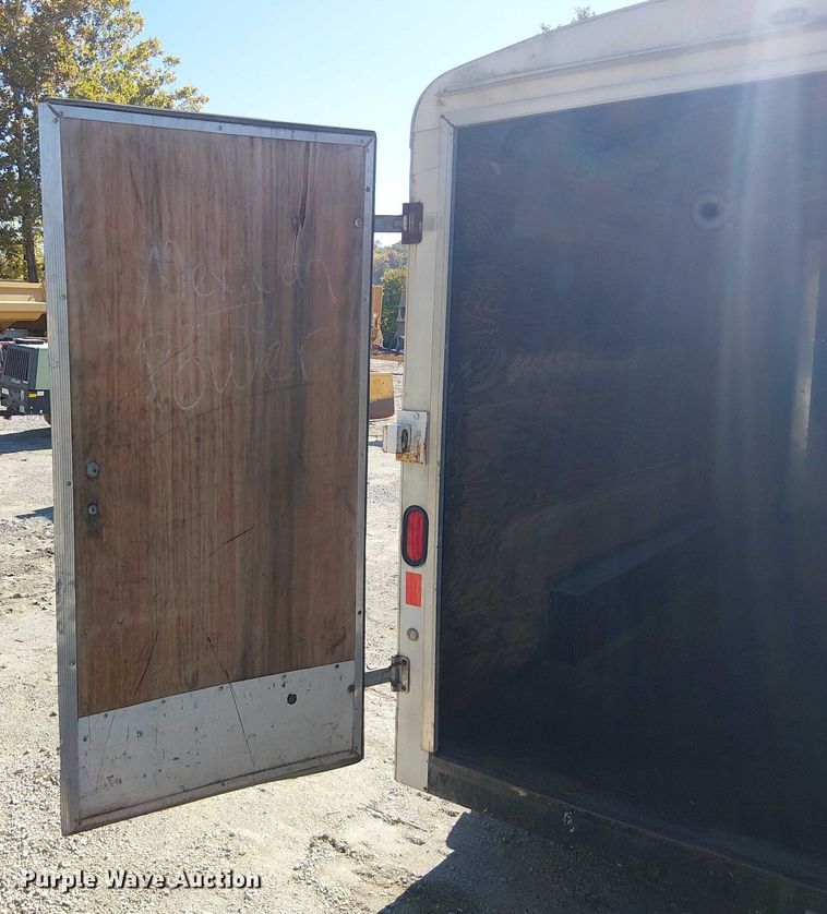image for item FB4509 2005 Doo-Little enclosed cargo trailer
