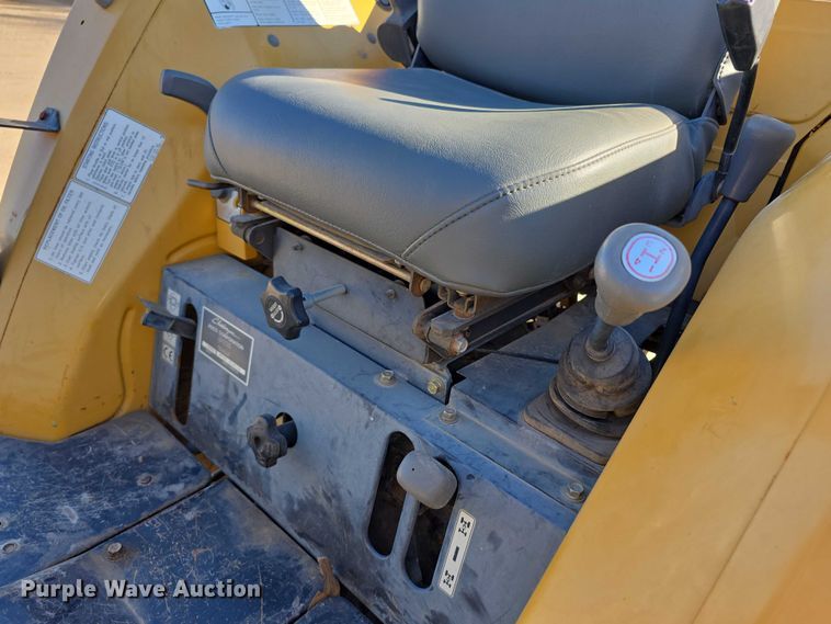 image for item FI0602 2002 Challenger MT265 MFWD tractor