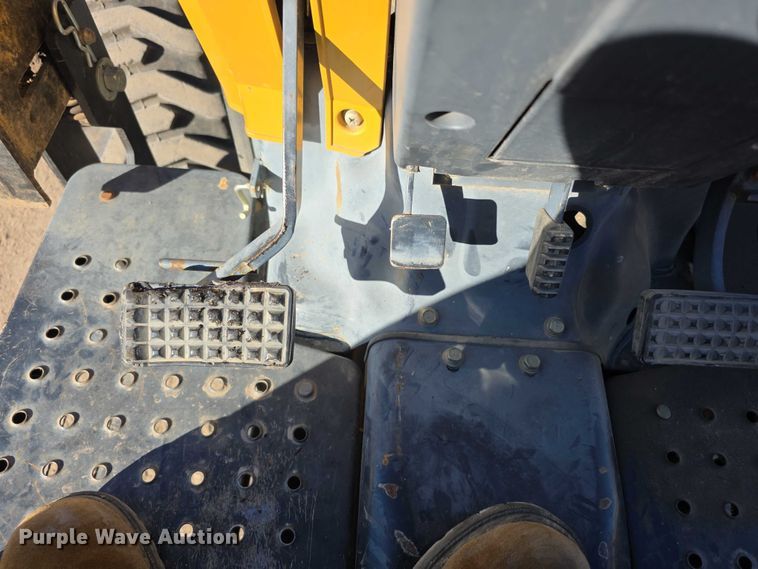 image for item FI0602 2002 Challenger MT265 MFWD tractor