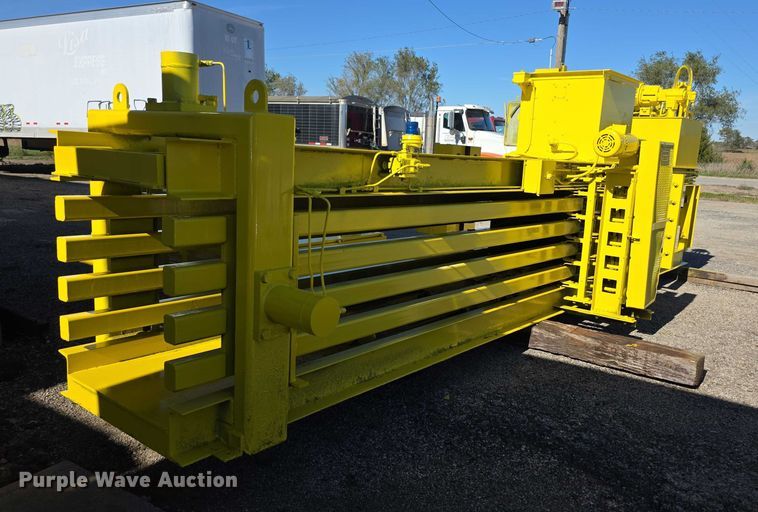 image for item FI0606 Selco HSO-107-A horizontal cardboard baler