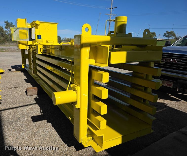 image for item FI0606 Selco HSO-107-A horizontal cardboard baler