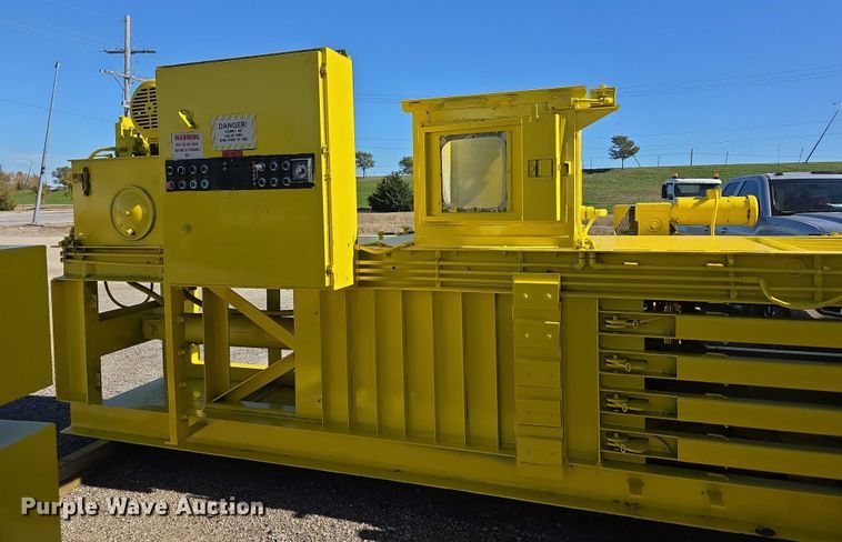 image for item FI0606 Selco HSO-107-A horizontal cardboard baler