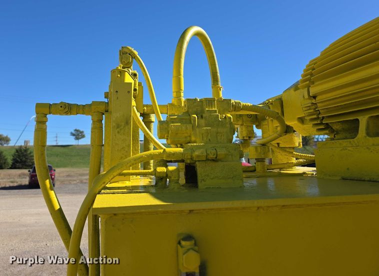 image for item FI0606 Selco HSO-107-A horizontal cardboard baler