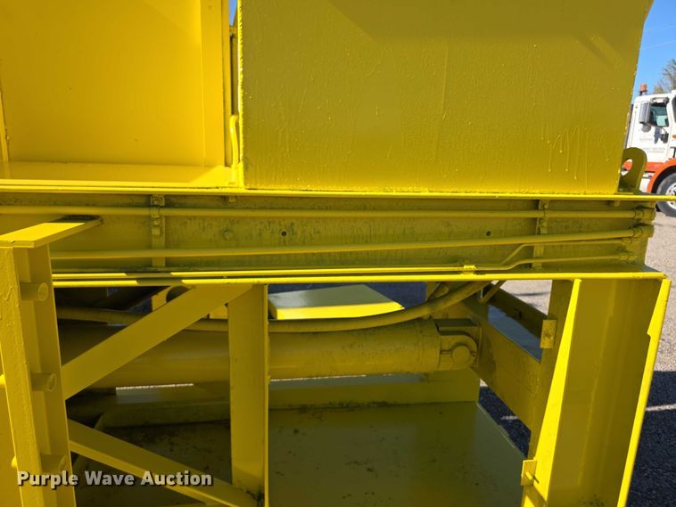 image for item FI0606 Selco HSO-107-A horizontal cardboard baler