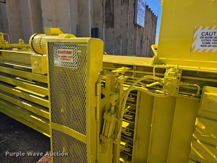 image for item FI0606 Selco HSO-107-A horizontal cardboard baler