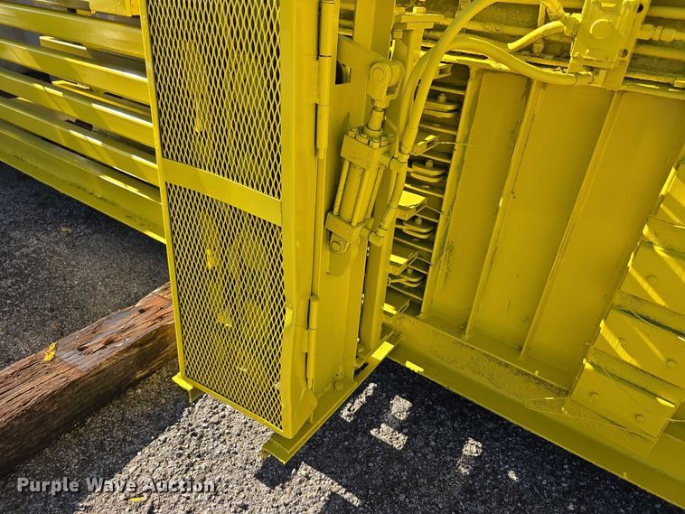 image for item FI0606 Selco HSO-107-A horizontal cardboard baler