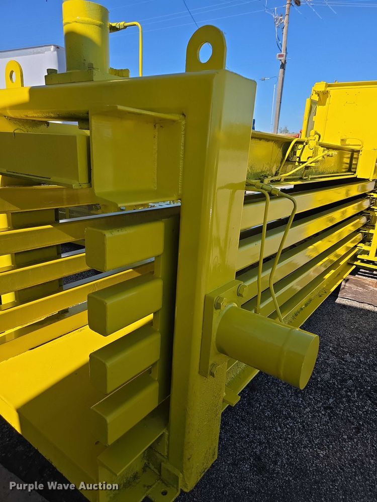 image for item FI0606 Selco HSO-107-A horizontal cardboard baler