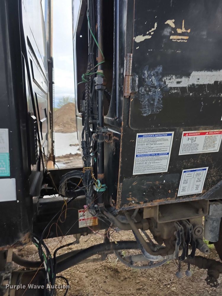 image for item FI0607 2008 International 7400 refuse truck