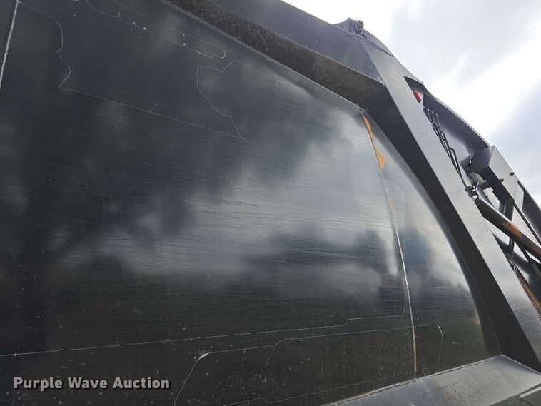 image for item FI0607 2008 International 7400 refuse truck