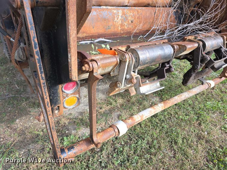 image for item FI0607 2008 International 7400 refuse truck