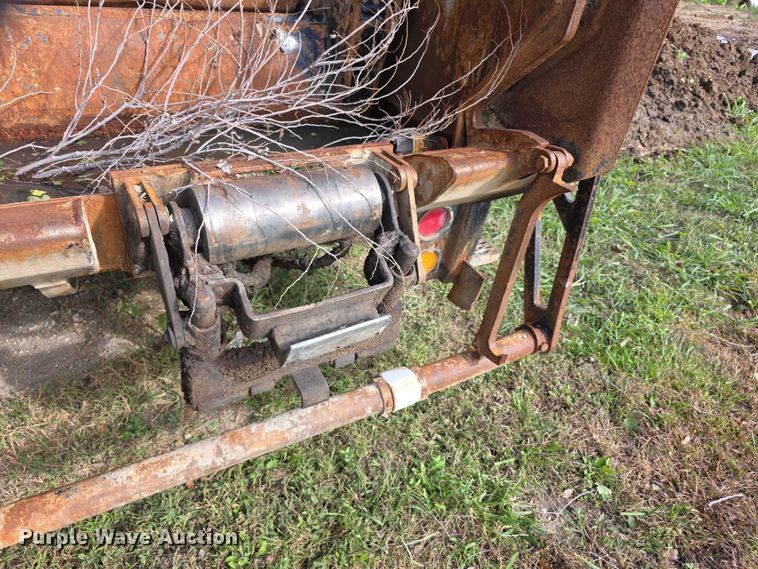 image for item FI0607 2008 International 7400 refuse truck