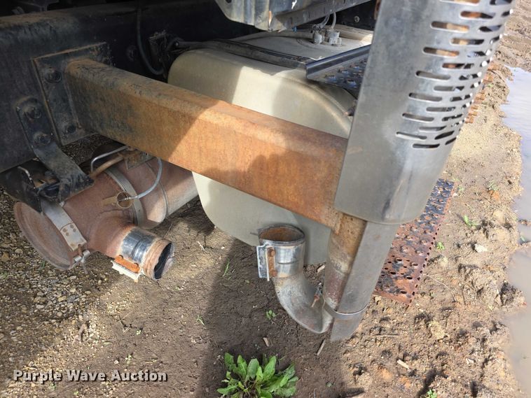 image for item FI0607 2008 International 7400 refuse truck