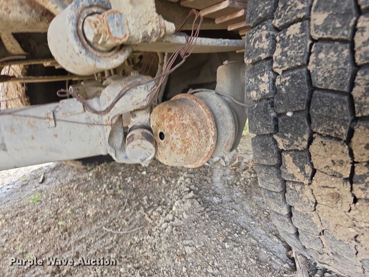 image for item FI0607 2008 International 7400 refuse truck