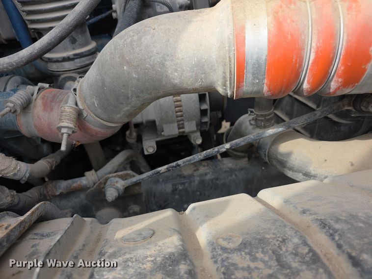 image for item FI0607 2008 International 7400 refuse truck