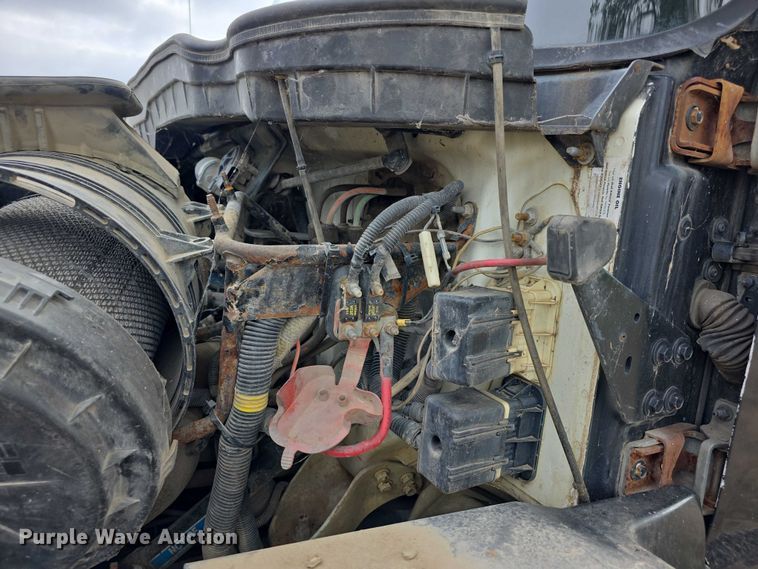 image for item FI0607 2008 International 7400 refuse truck