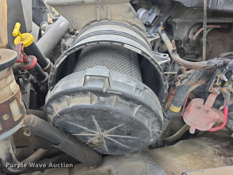 image for item FI0607 2008 International 7400 refuse truck