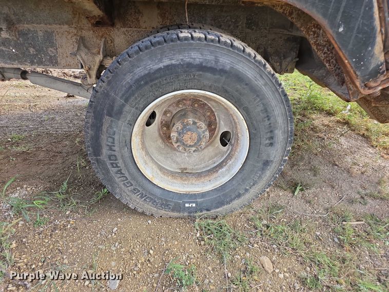 image for item FI0607 2008 International 7400 refuse truck