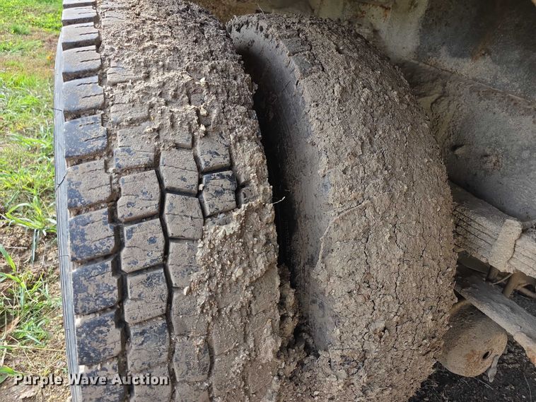 image for item FI0607 2008 International 7400 refuse truck