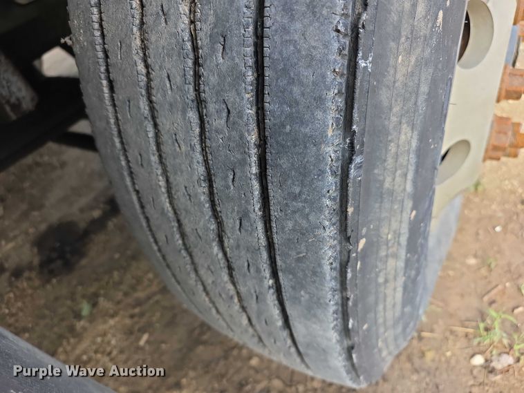 image for item FI0607 2008 International 7400 refuse truck