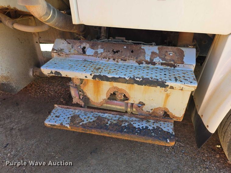 image for item FI0608 2015 Freightliner Business Class M2 refuse truck