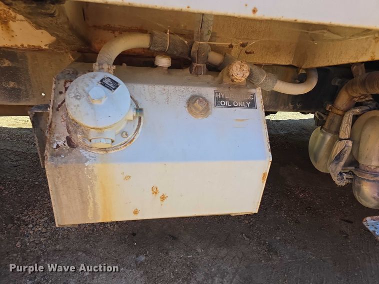 image for item FI0608 2015 Freightliner Business Class M2 refuse truck