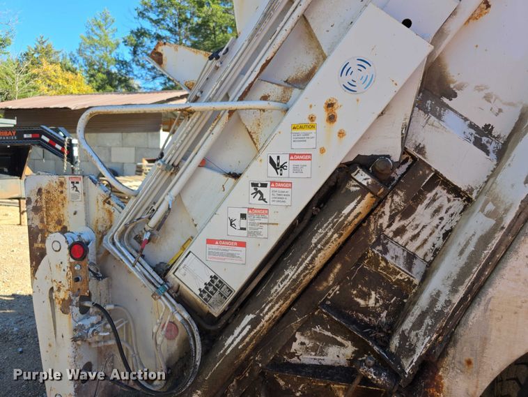 image for item FI0608 2015 Freightliner Business Class M2 refuse truck