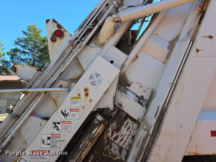 image for item FI0608 2015 Freightliner Business Class M2 refuse truck