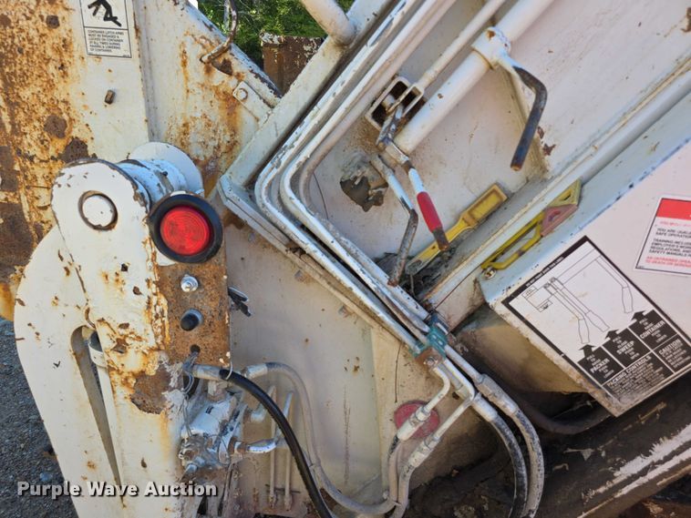 image for item FI0608 2015 Freightliner Business Class M2 refuse truck