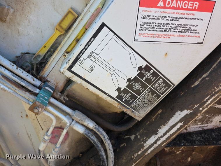 image for item FI0608 2015 Freightliner Business Class M2 refuse truck