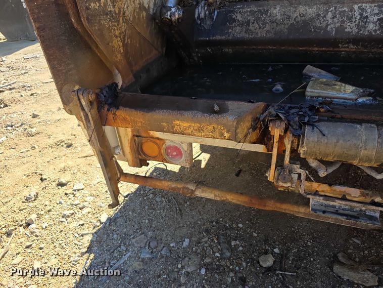 image for item FI0608 2015 Freightliner Business Class M2 refuse truck