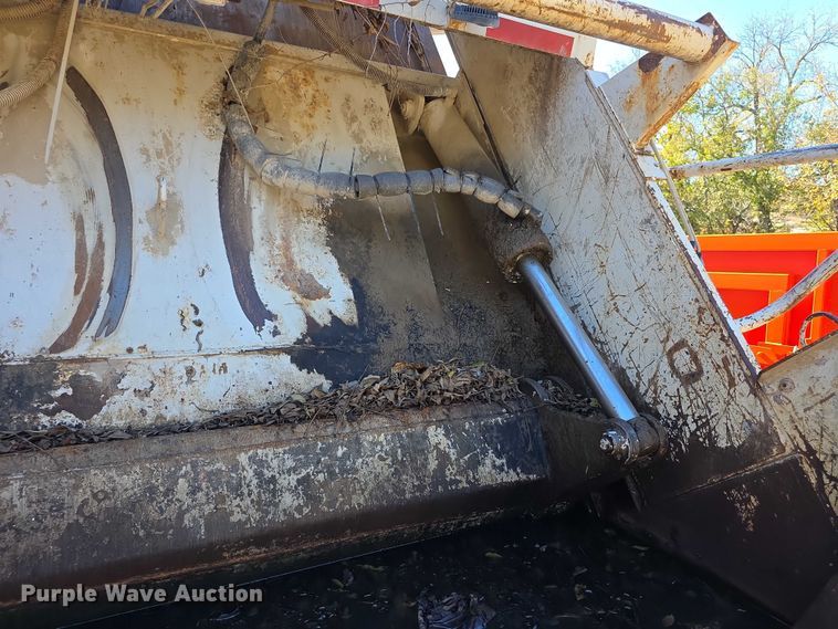 image for item FI0608 2015 Freightliner Business Class M2 refuse truck