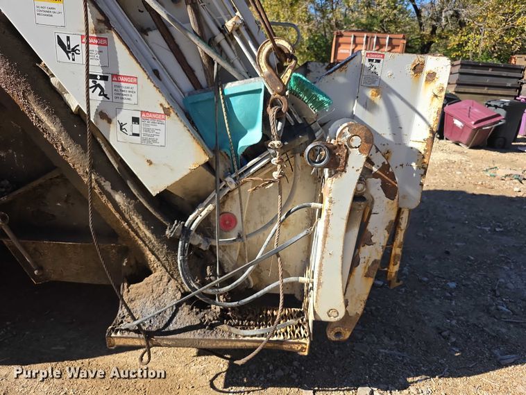 image for item FI0608 2015 Freightliner Business Class M2 refuse truck