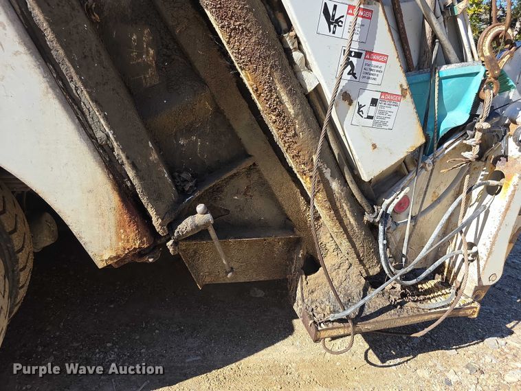 image for item FI0608 2015 Freightliner Business Class M2 refuse truck