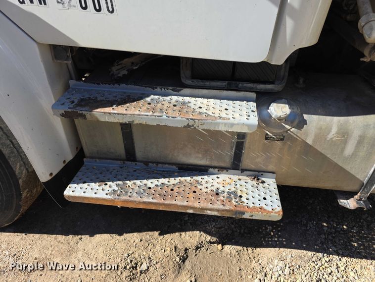 image for item FI0608 2015 Freightliner Business Class M2 refuse truck