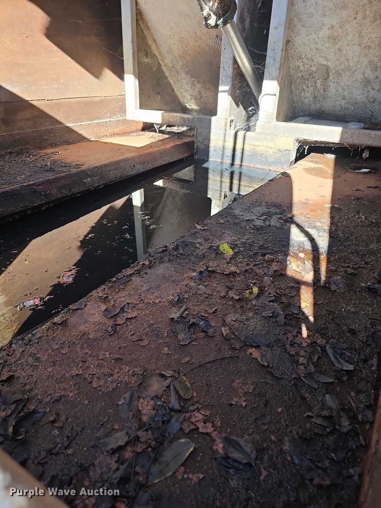 image for item FI0608 2015 Freightliner Business Class M2 refuse truck