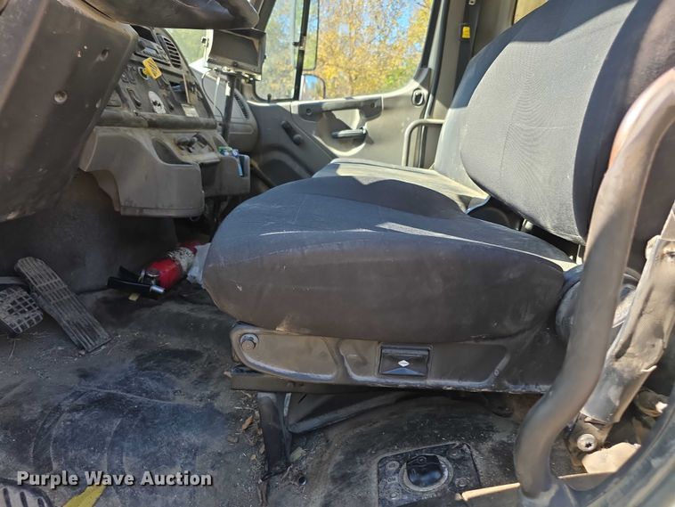 image for item FI0608 2015 Freightliner Business Class M2 refuse truck