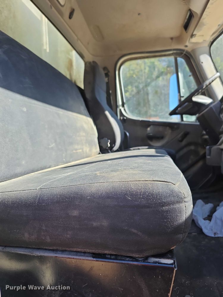 image for item FI0608 2015 Freightliner Business Class M2 refuse truck