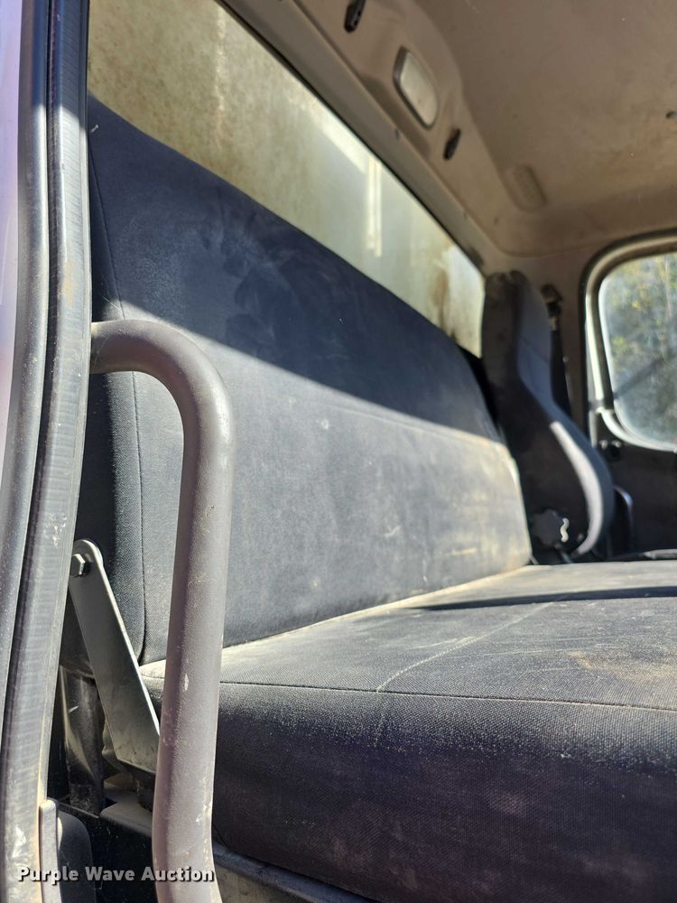 image for item FI0608 2015 Freightliner Business Class M2 refuse truck