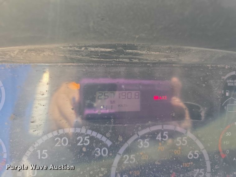 image for item FI0608 2015 Freightliner Business Class M2 refuse truck