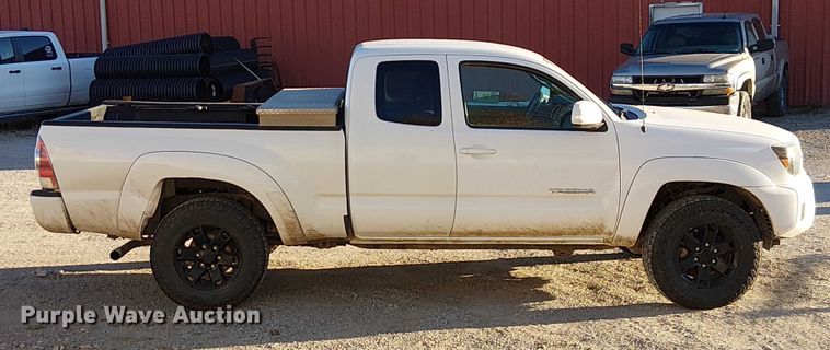 image for item FK0522 2014 Toyota Tacoma  Access Cab pickup truck