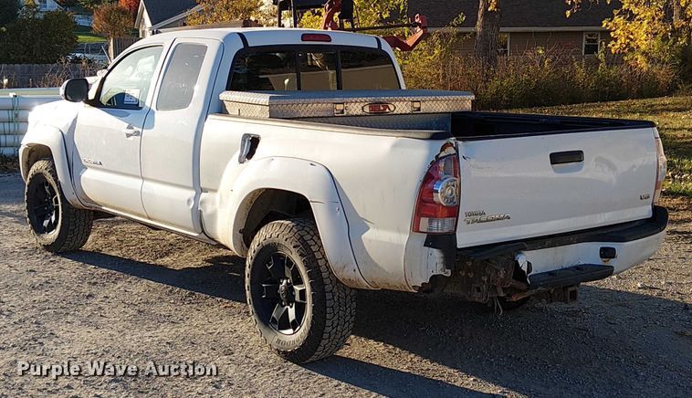 image for item FK0522 2014 Toyota Tacoma  Access Cab pickup truck