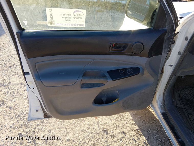 image for item FK0522 2014 Toyota Tacoma  Access Cab pickup truck