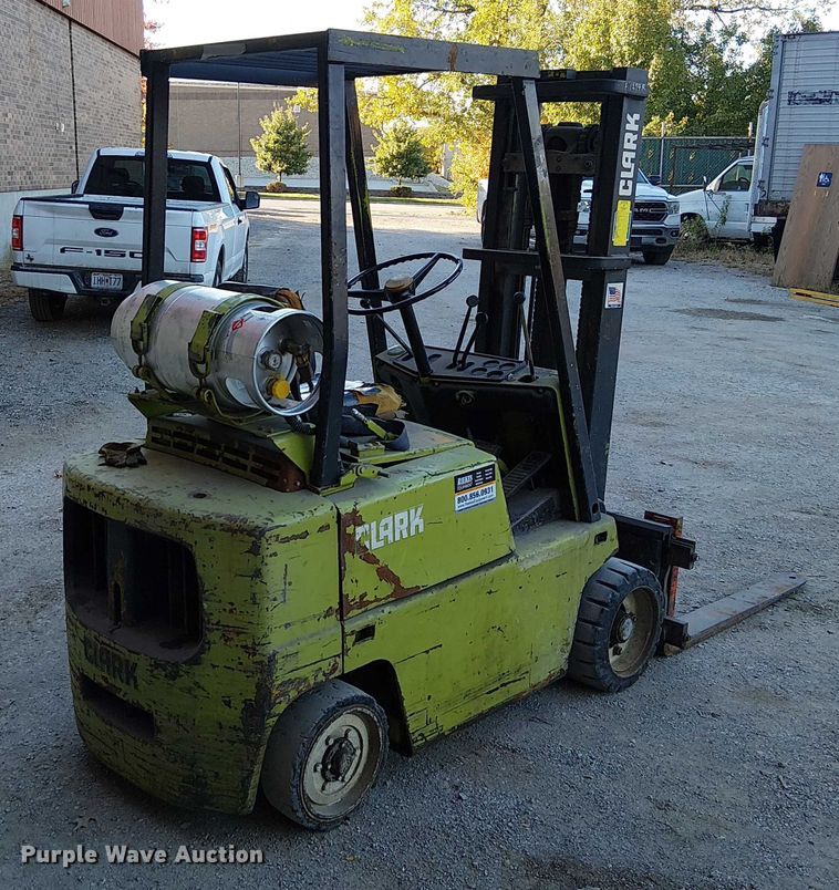 image for item FK0532 Clark C500-40 forklift