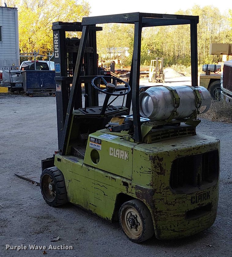 image for item FK0532 Clark C500-40 forklift